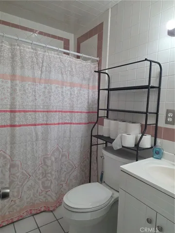 2nd Bathroom