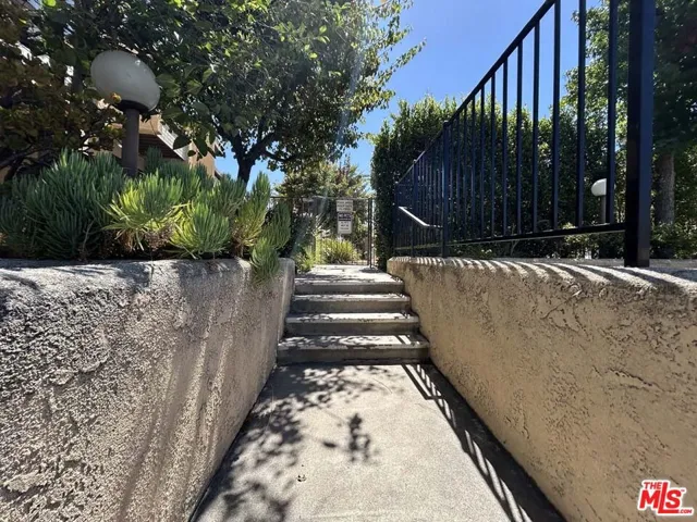 10051 Topanga Canyon Boulevard 15, Los Angeles, California 91311