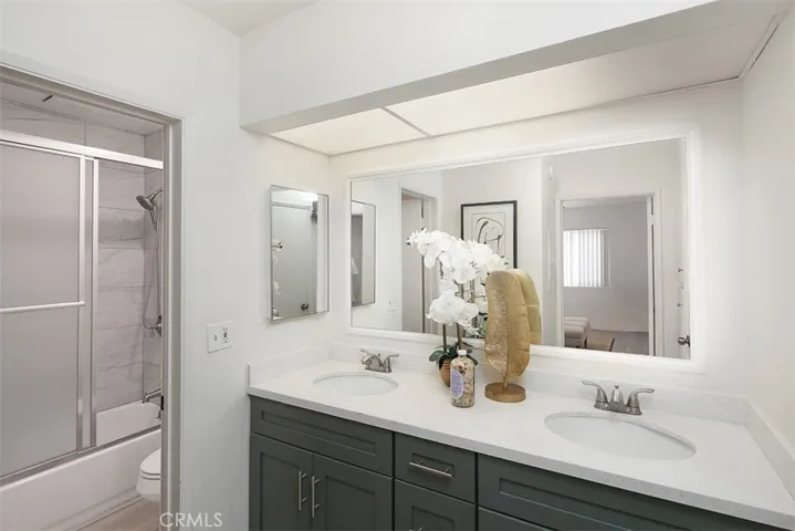 5651 Sumner 109, Culver City, California 90230