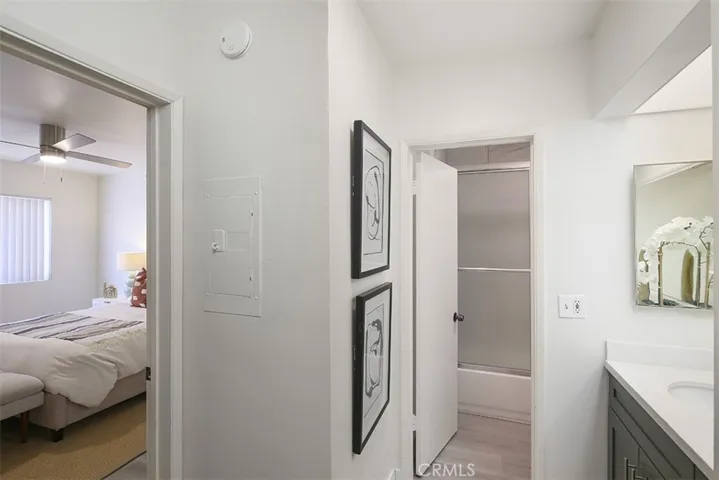 5651 Sumner 109, Culver City, California 90230