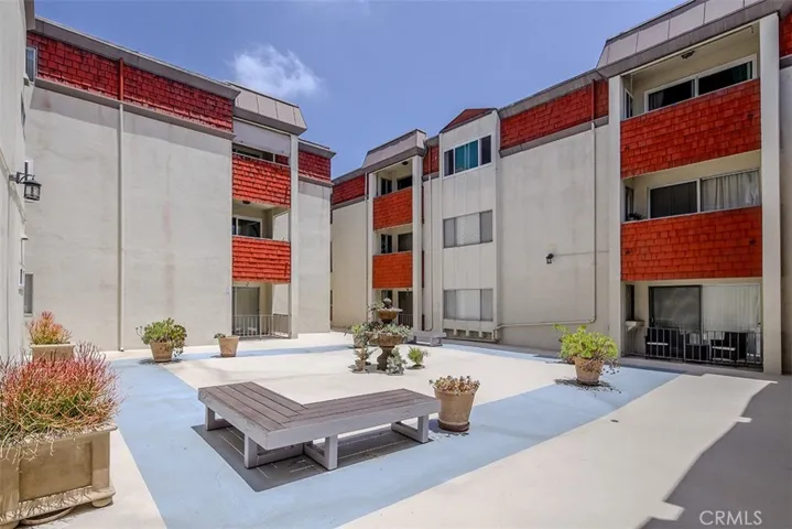 5651 Sumner 109, Culver City, California 90230