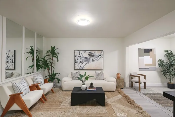 5651 Sumner 109, Culver City, California 90230