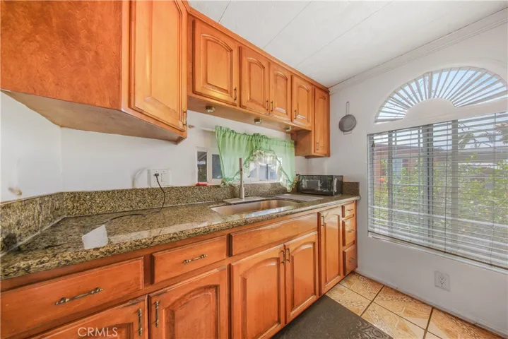 21111 Dolores St 109, Carson, California 90745