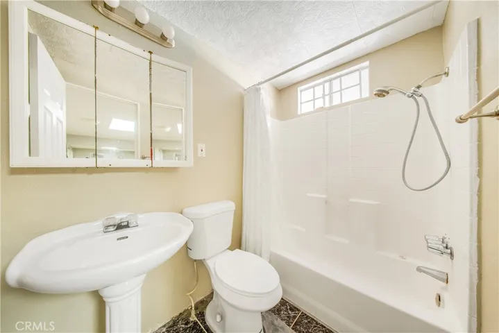 21111 Dolores St 109, Carson, California 90745