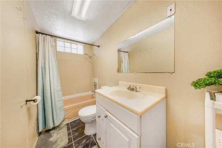 21111 Dolores St 109, Carson, California 90745