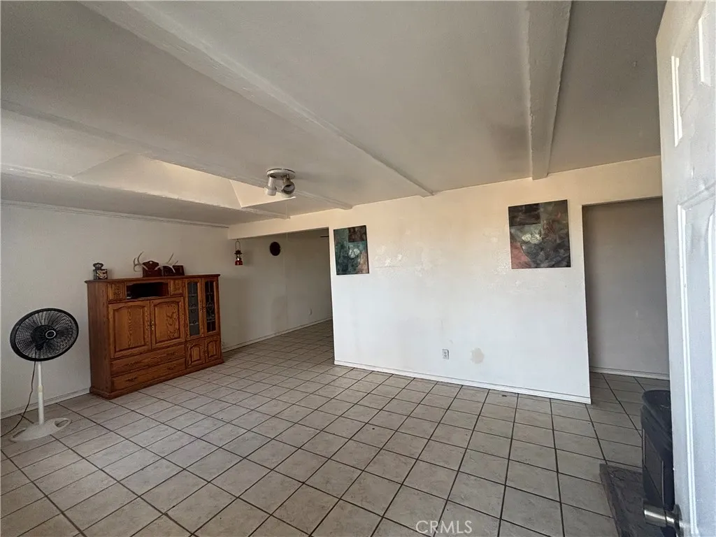 15026 Richmond Avenue, Victorville, California 92394 — photo 4
