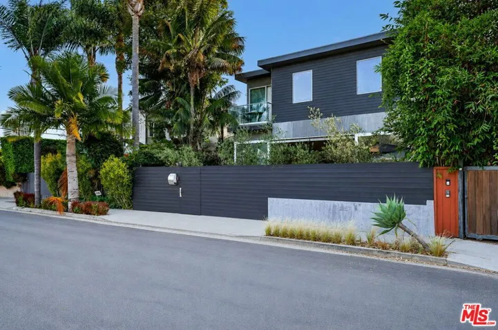 2425 Clement Avenue, Los Angeles, California 90291