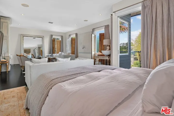 2425 Clement Avenue, Los Angeles, California 90291