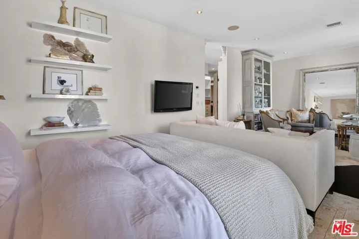 2425 Clement Avenue, Los Angeles, California 90291
