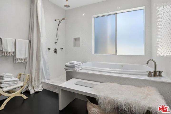 2425 Clement Avenue, Los Angeles, California 90291