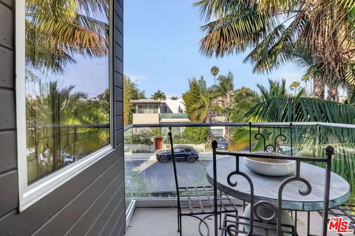 2425 Clement Avenue, Los Angeles, California 90291