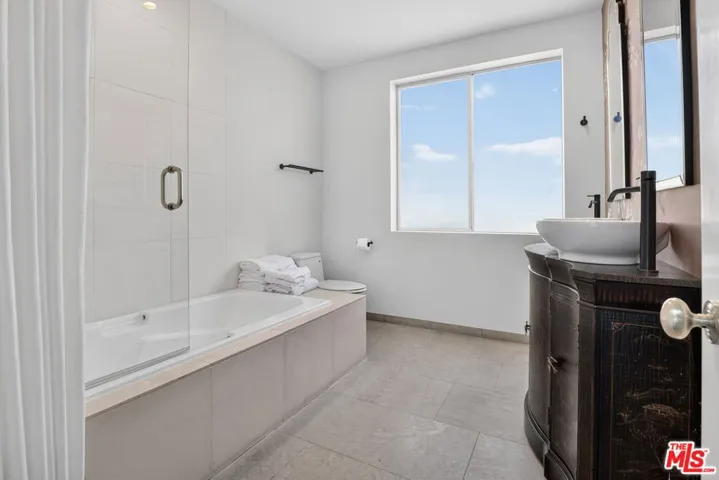 2425 Clement Avenue, Los Angeles, California 90291