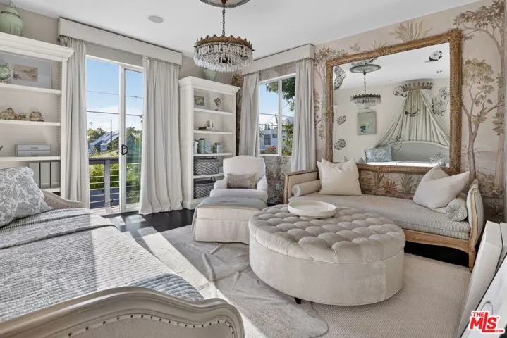 2425 Clement Avenue, Los Angeles, California 90291