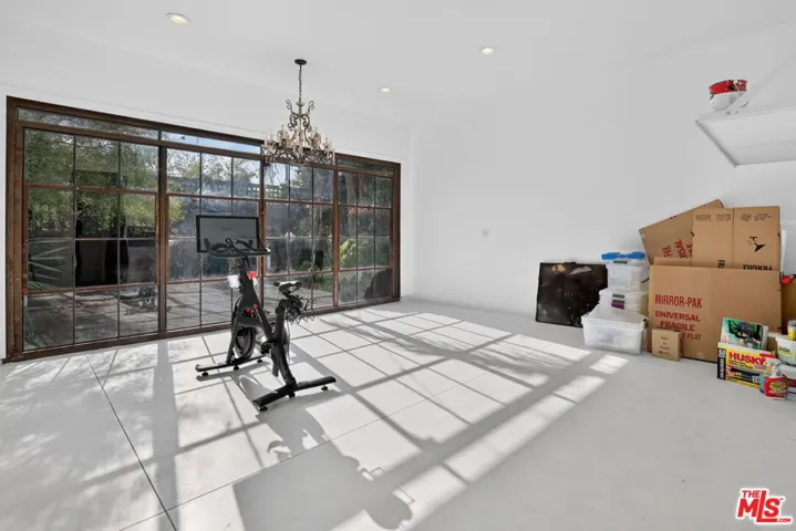 2425 Clement Avenue, Los Angeles, California 90291
