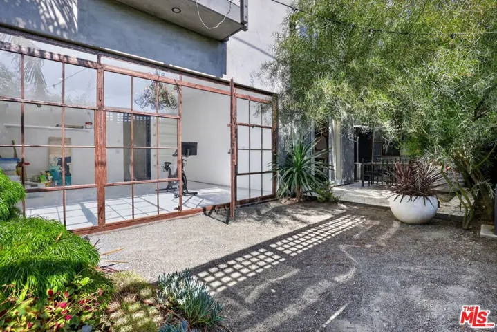 2425 Clement Avenue, Los Angeles, California 90291