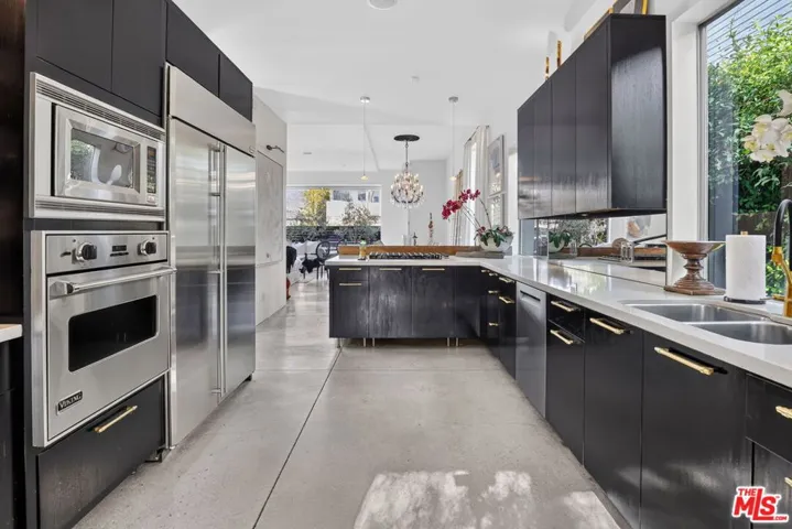 2425 Clement Avenue, Los Angeles, California 90291