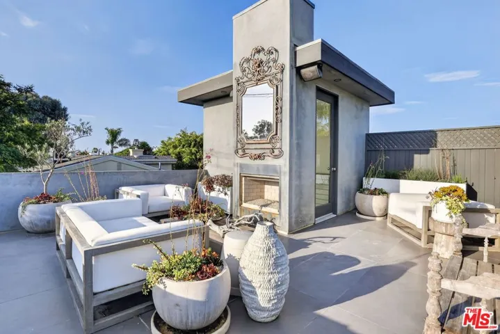 2425 Clement Avenue, Los Angeles, California 90291