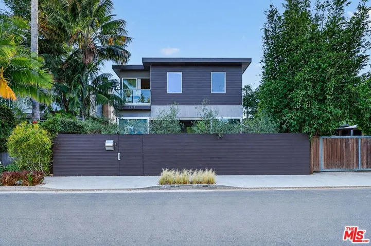 2425 Clement Avenue, Los Angeles, California 90291