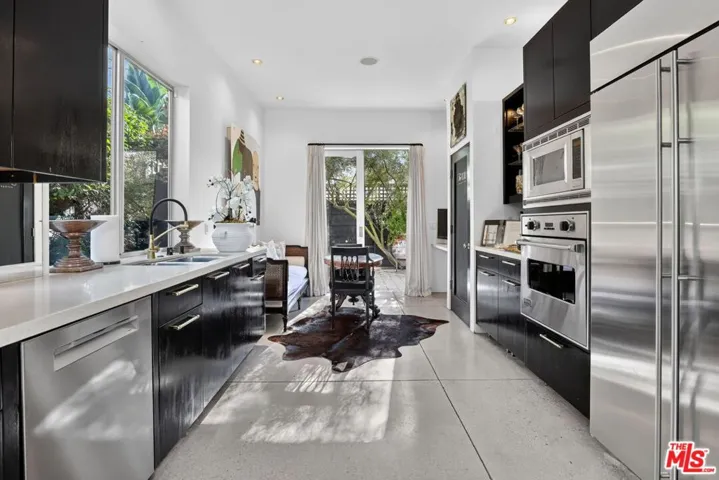 2425 Clement Avenue, Los Angeles, California 90291