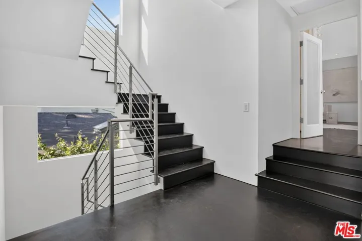 2425 Clement Avenue, Los Angeles, California 90291