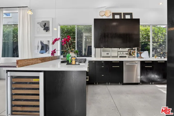 2425 Clement Avenue, Los Angeles, California 90291