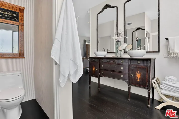2425 Clement Avenue, Los Angeles, California 90291