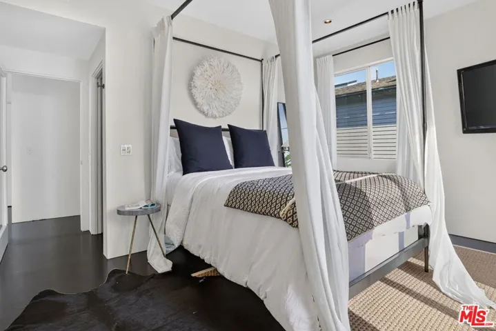 2425 Clement Avenue, Los Angeles, California 90291