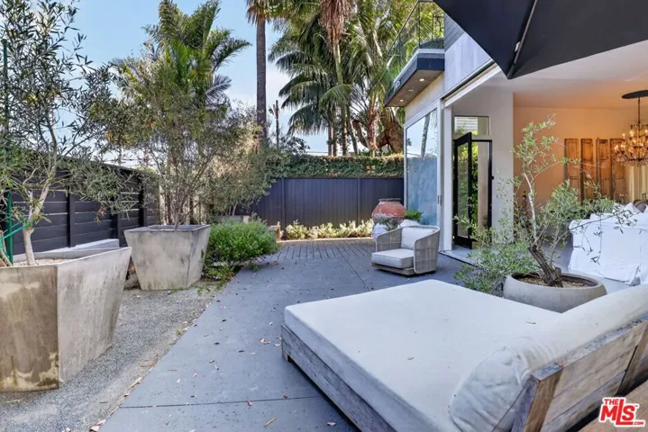 2425 Clement Avenue, Los Angeles, California 90291
