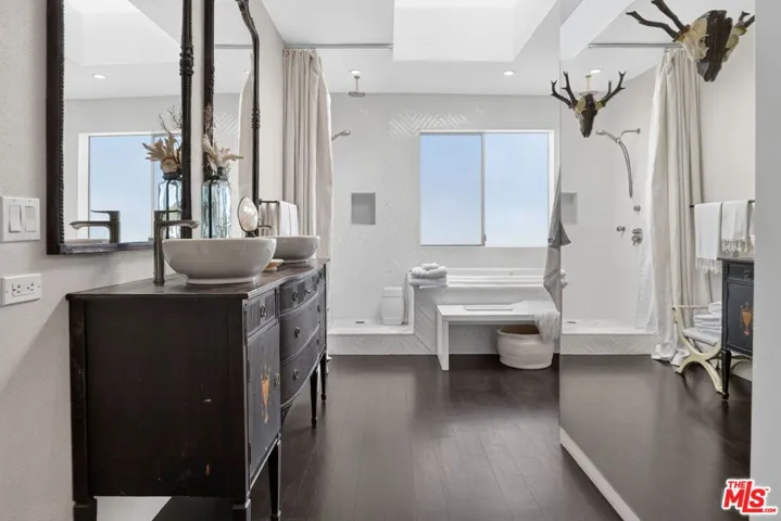 2425 Clement Avenue, Los Angeles, California 90291