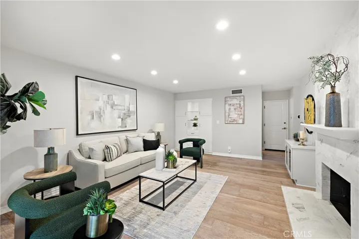 25 Eden, Irvine, California 92620