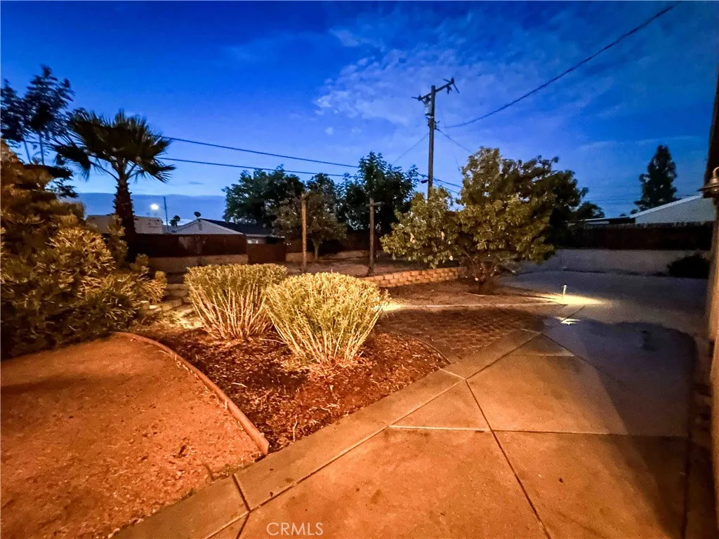 Sellers Lighting - Left Behind for Buyer