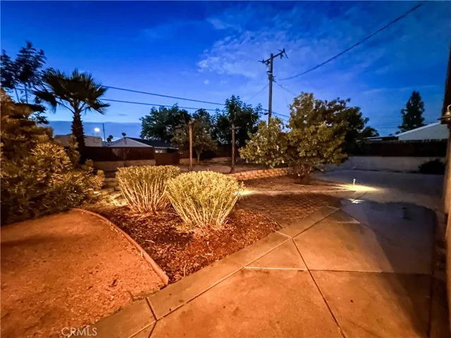 Sellers Lighting - Left Behind for Buyer