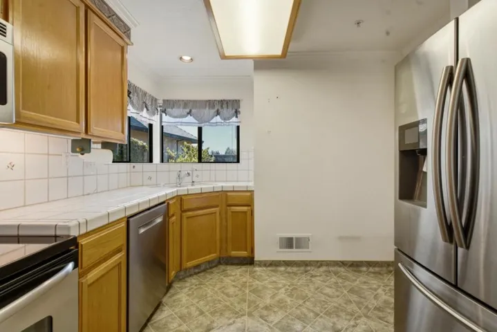 730 Nacional Court, Salinas, California 93901