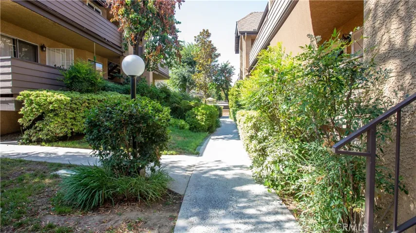 Outer Walkway