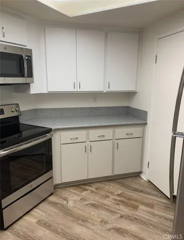 140 The Village 209, Redondo Beach, California 90277