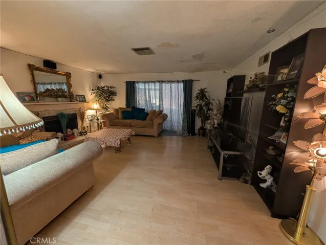 10883 Vinedale, Sun Valley, California 91352