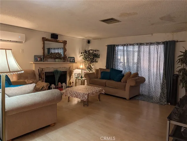 10883 Vinedale, Sun Valley, California 91352