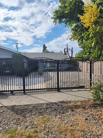 10883 Vinedale, Sun Valley, California 91352