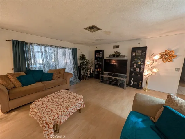 10883 Vinedale, Sun Valley, California 91352