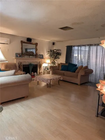 10883 Vinedale, Sun Valley, California 91352