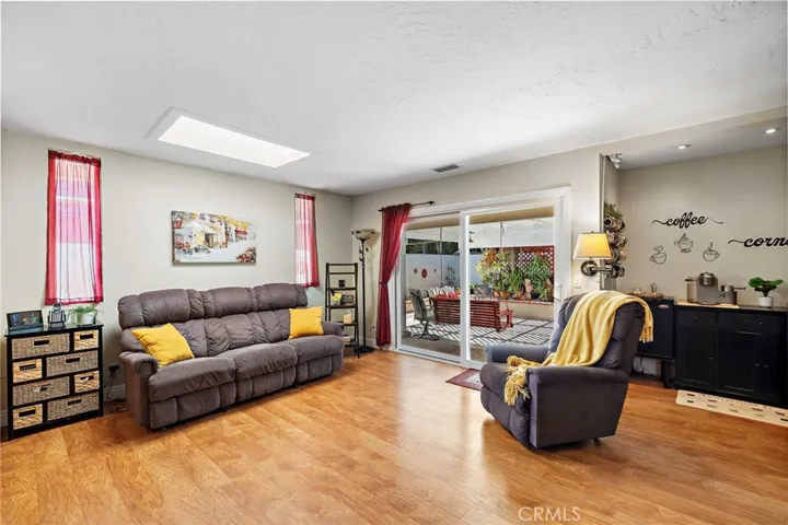an adjacent flex space perfect for a home office, coffee station, reading nook, or additional storage