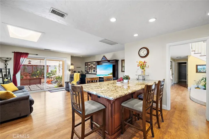 sliding glass doors to the backyard,