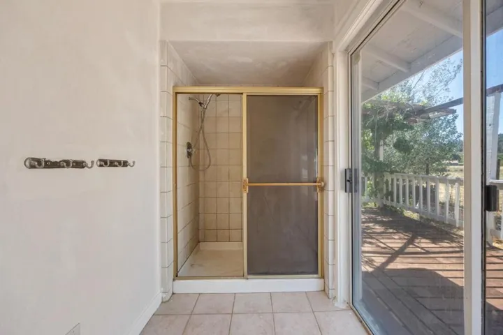 1633 New Long Valley Road, Clearlake Oaks, California 95423