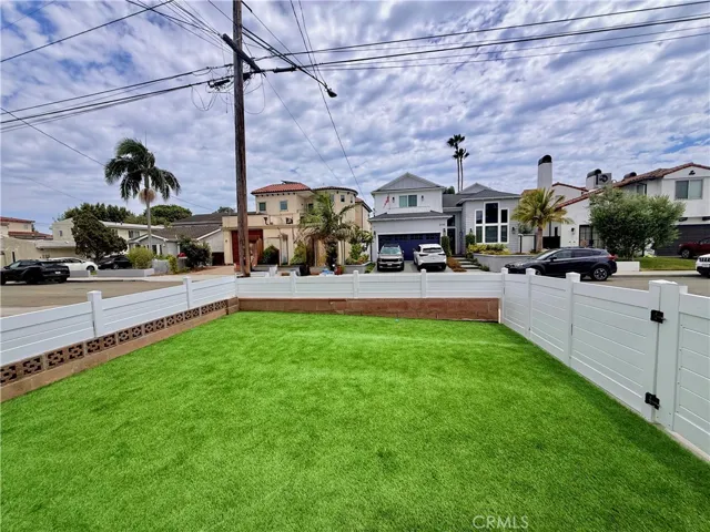 2111 Perry, Redondo Beach, California 90278