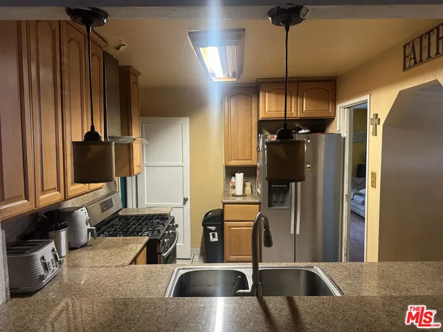 748 E Century Boulevard, Los Angeles, California 90002