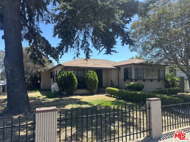748 E Century Boulevard, Los Angeles, California 90002