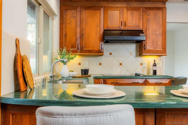 1007 Passiflora Ave, Encinitas, California 92024