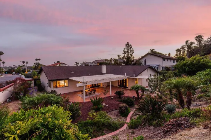 1007 Passiflora Ave, Encinitas, California 92024