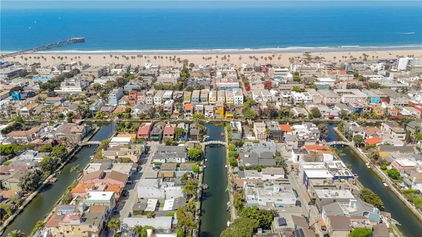 236 Howland Canal, Venice, California 90291