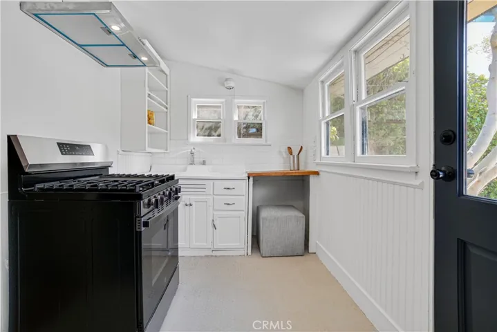 236 Howland Canal, Venice, California 90291